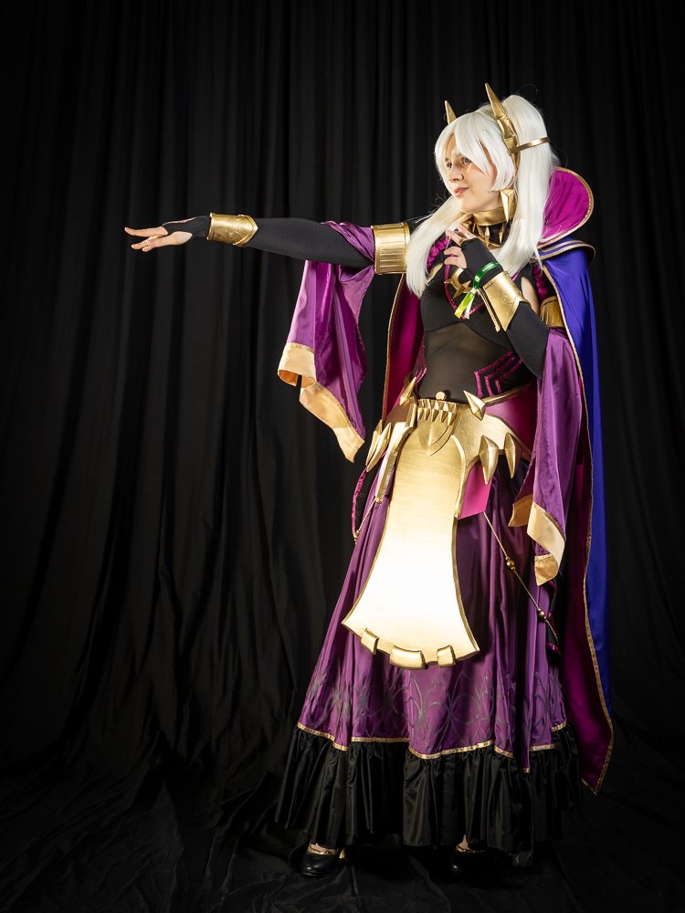 12_desucon2026_hallcosplay_emmijokilahti_03