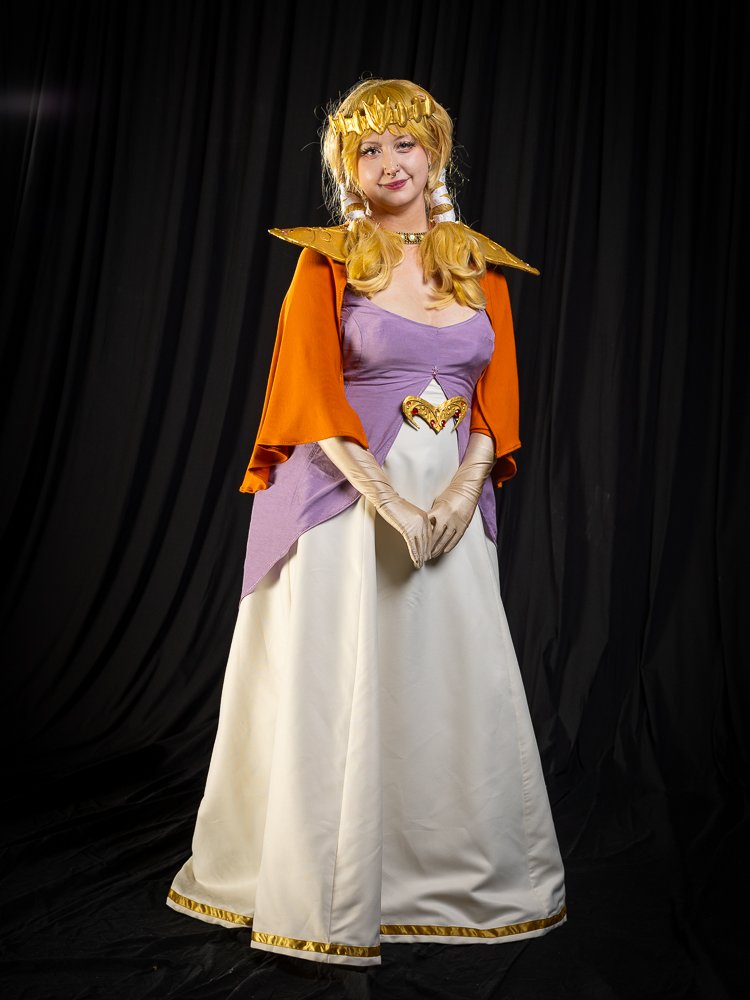 21_desucon2026_hallcosplay_emmijokilahti_02