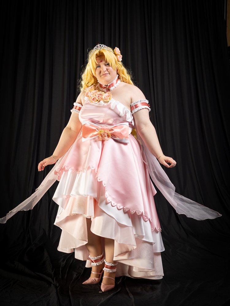 23_desucon2026_hallcosplay_emmijokilahti_01