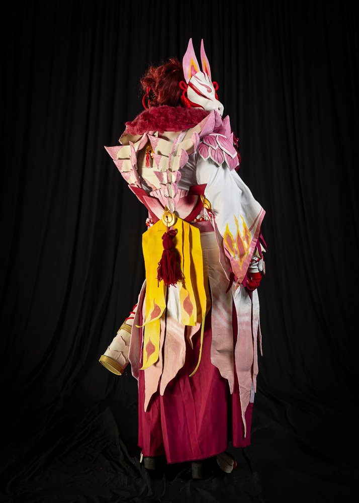 25_desucon2026_hallcosplay_emmijokilahti_04