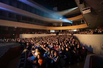 Desucon Frostbite 2025 » Kuvia ohjelmanumeroista » Avajaiset