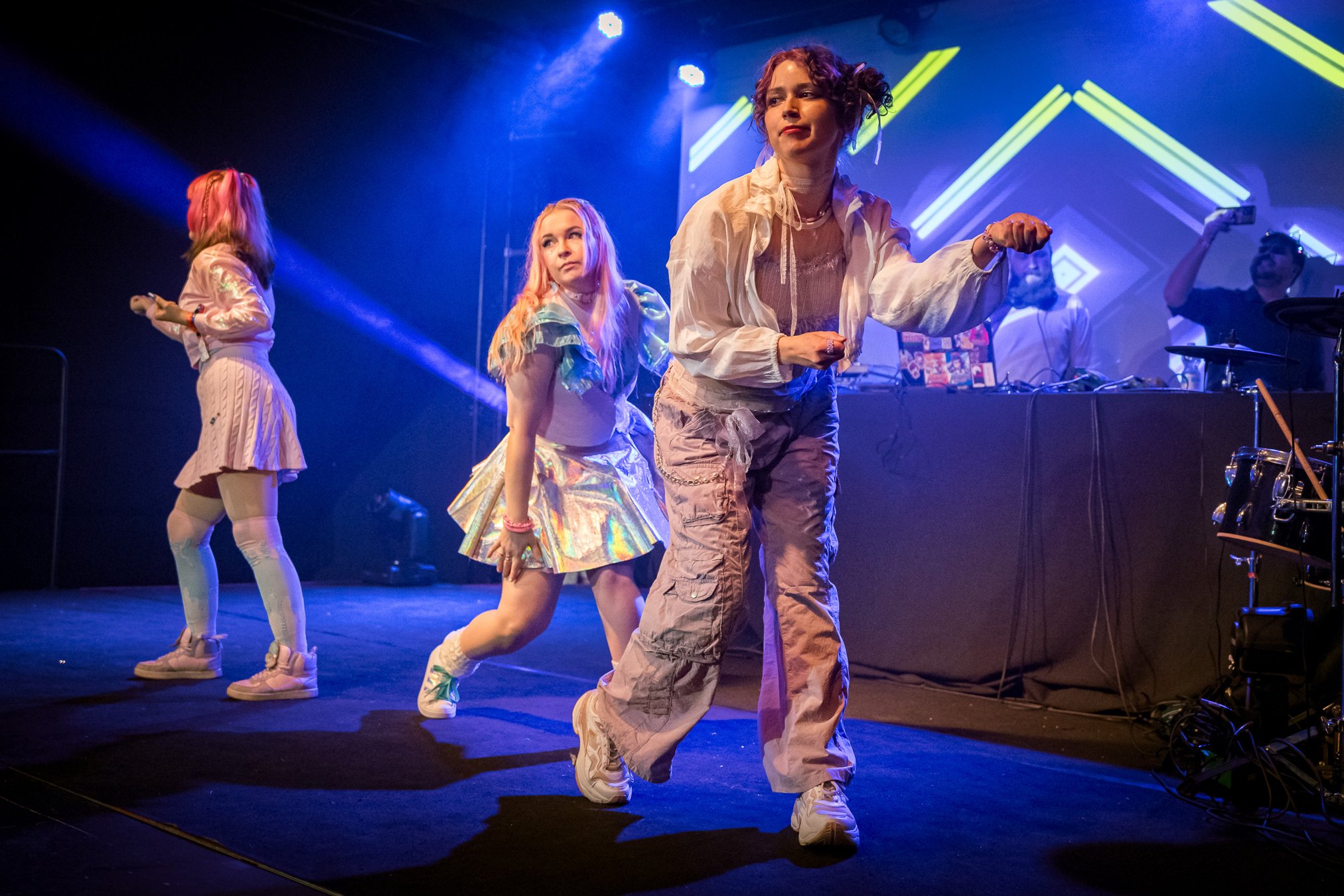 250125224327