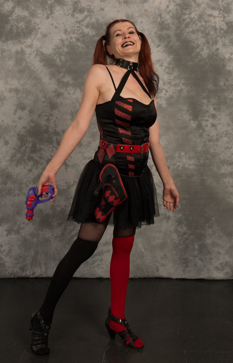 Finncon_2016_-_Kisaaja_07_-_Anu_Korpinen2C_Harley_Quinn2C_Batman_1-3