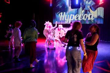 Hypecon 2025 » Kuvia ohjelmanumeroista » Iltabileet