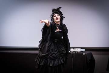 Lolitamuodin näytös - Jenu