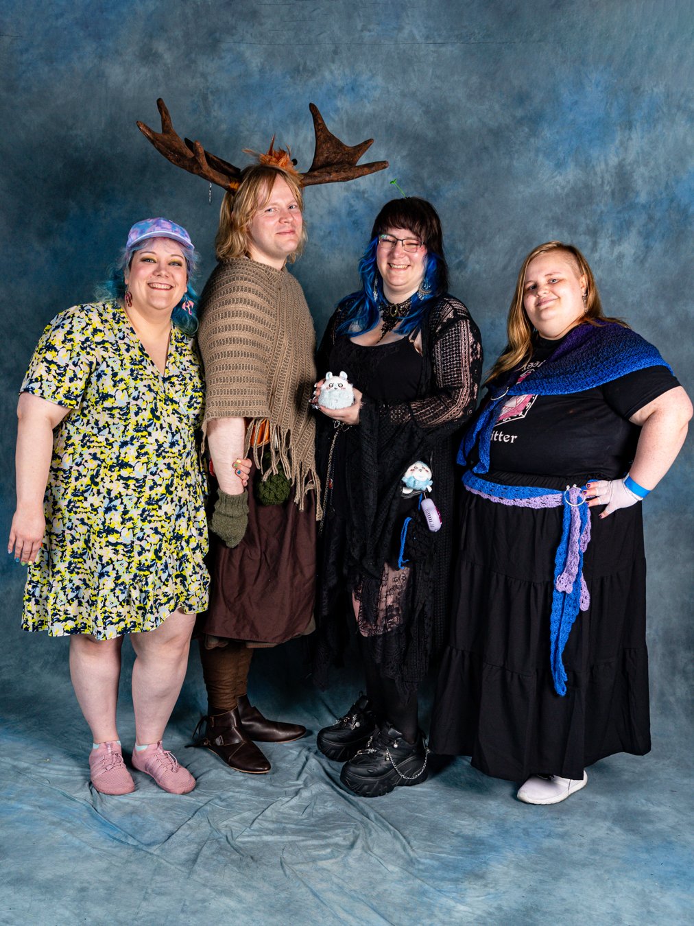 250726_Ropecon26_kuvausseinä_klo15-18_JackyLaw_1