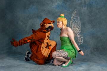 250726_Ropecon26_kuvausseinä_klo15-18_JackyLaw_206