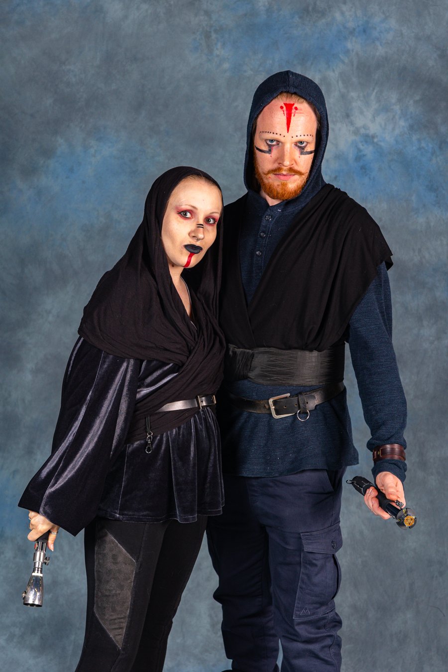 250726_Ropecon26_kuvausseinä_klo15-18_JackyLaw_326