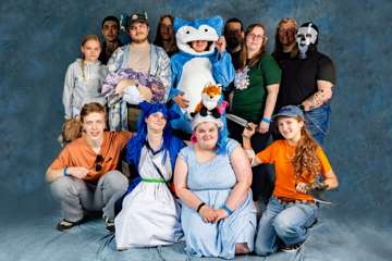 250726_Ropecon26_kuvausseinä_klo15-18_JackyLaw_339