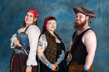 250726_Ropecon26_kuvausseinä_klo15-18_JackyLaw_405