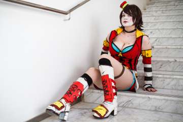 moon-moxxi-i-003