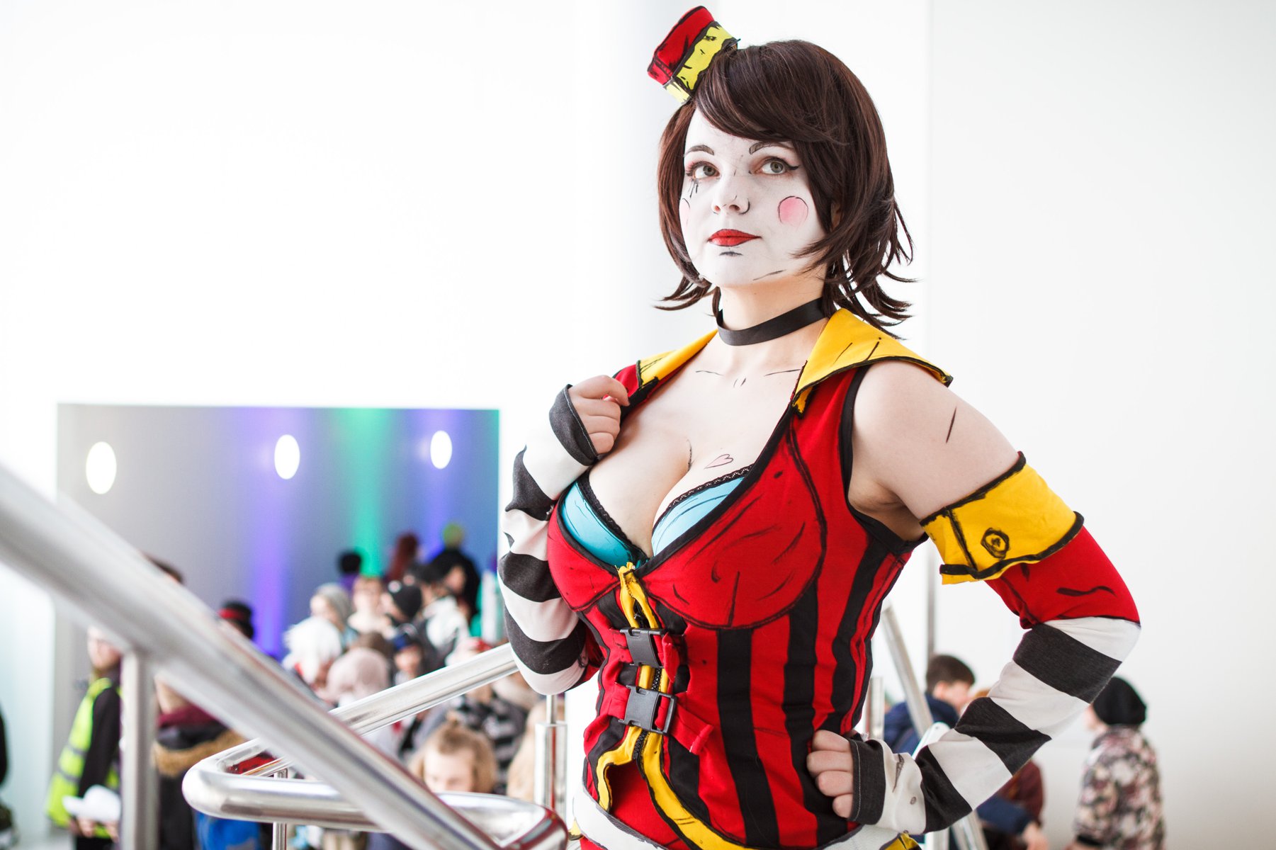 moon-moxxi-i-007