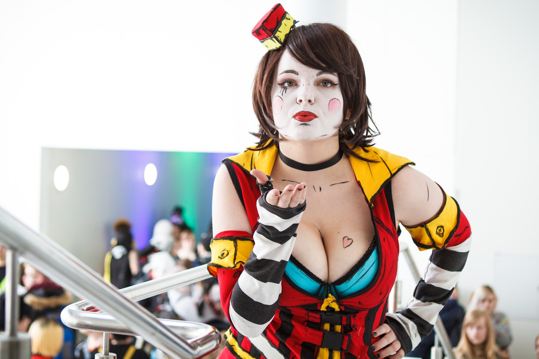 moon-moxxi-i-008