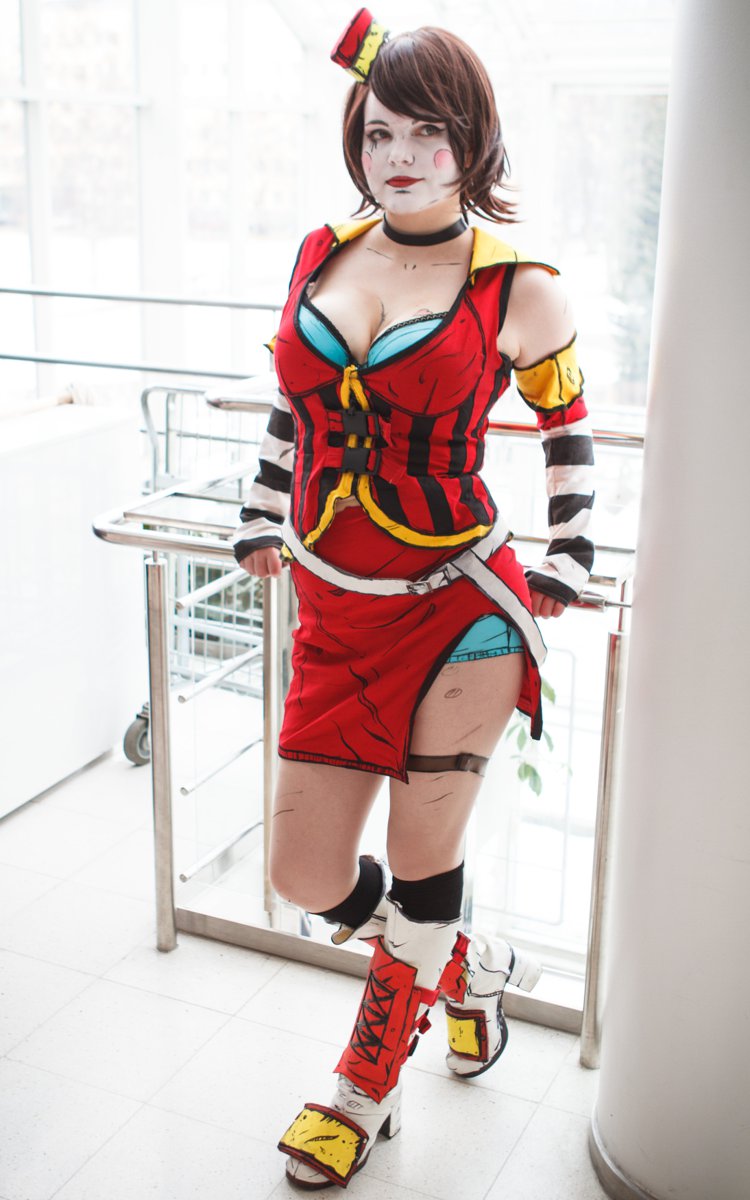 moon-moxxi-i-013