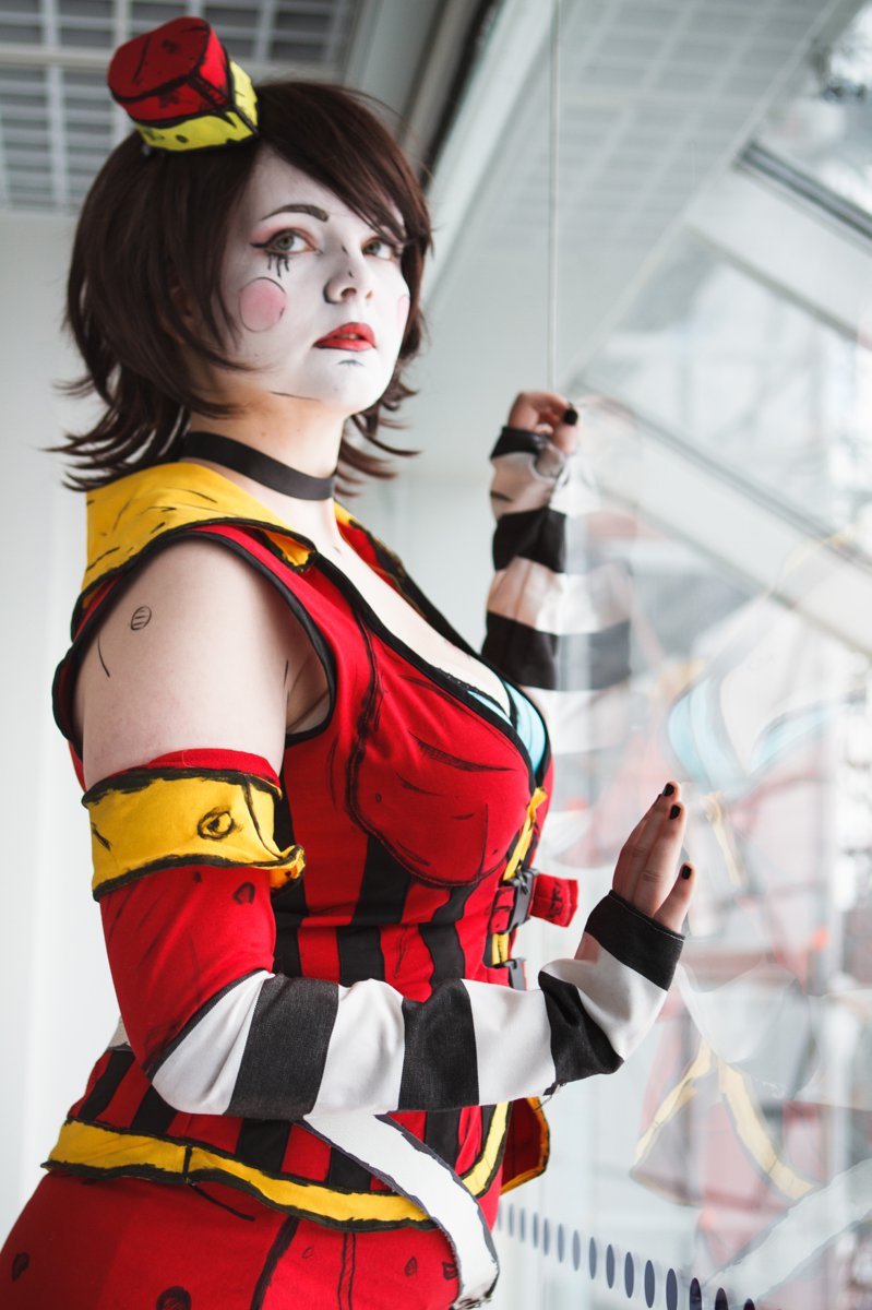moon-moxxi-i-017