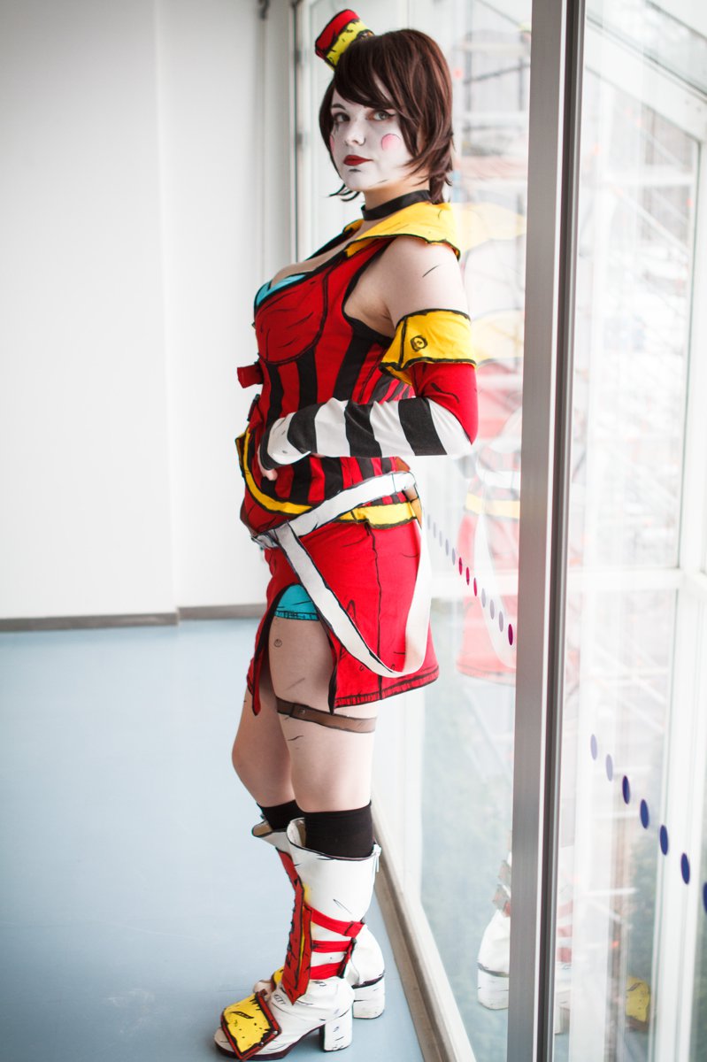 moon-moxxi-i-018