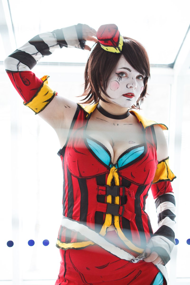 moon-moxxi-i-022