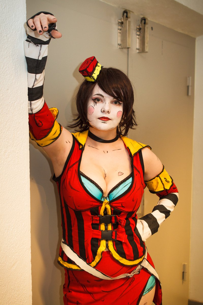 moon-moxxi-i-025