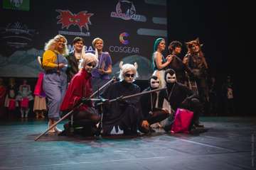 Tracon (2023) » Kuvia ohjelmanumeroista » Cosplaykilpailu: Esityskilpailu, Yksilöpukukilpailut, Photoshootkilpailut