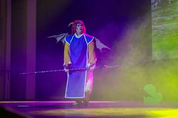 493A5792