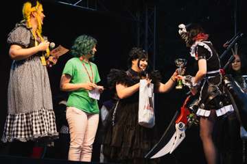 Tracon (2024) » Kuvia ohjelmanumeroista » Cosplaykilpailu: Hall cosplay