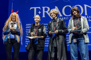 Tracon Sunnuntai AMV Saako introa äänestää & AMV Show - Wezaap-24