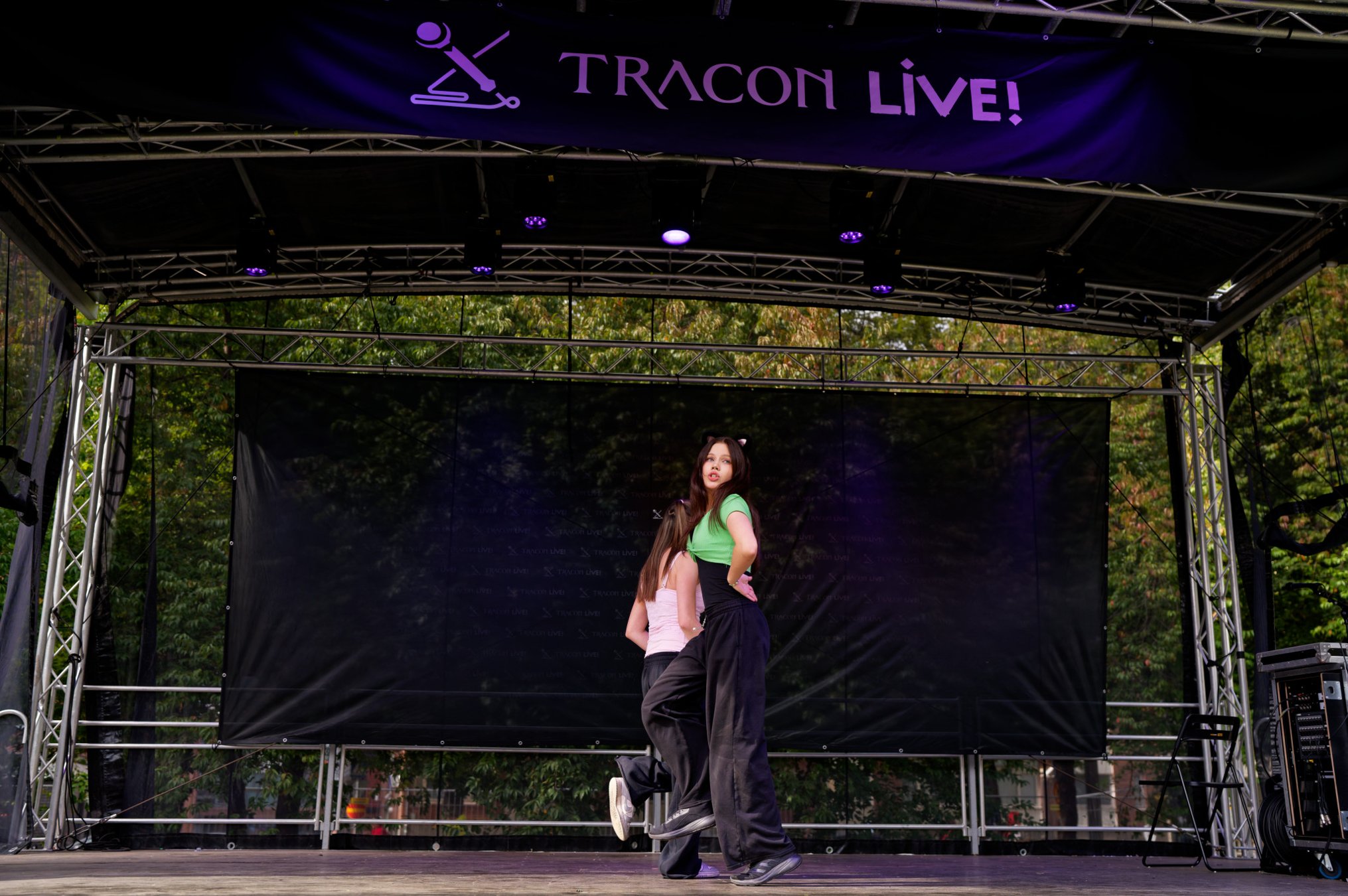 TRA05346-ChapterOne_BrokenScreen_2026_Tracon2026_emilmeemu_no_44