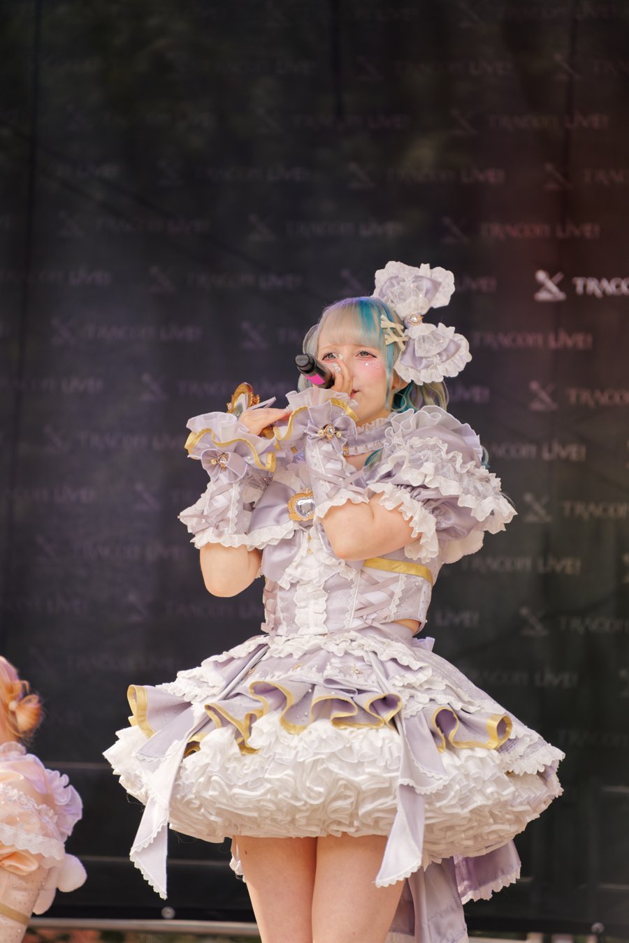TRA06153-Prismatic_Monochrome_Tracon2026_emilmeemu_no_12