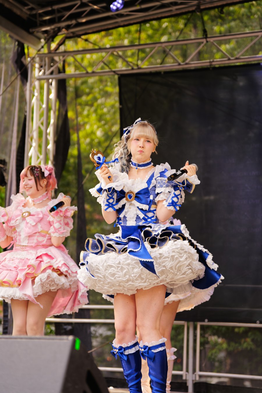 TRA06161-Prismatic_Monochrome_Tracon2026_emilmeemu_no_16