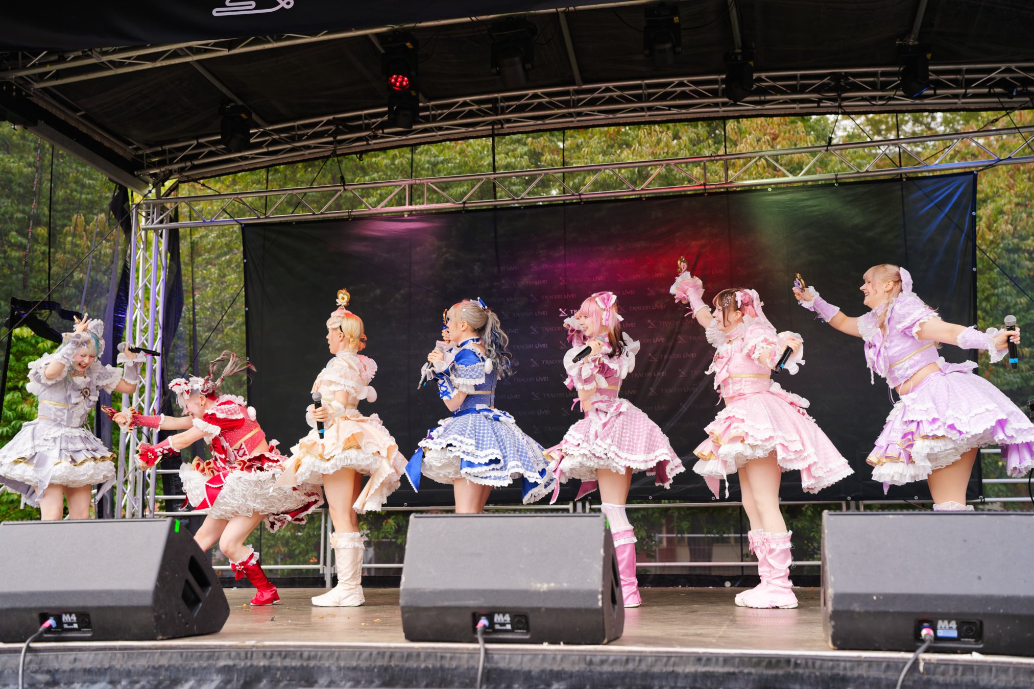 TRA06260-Prismatic_Monochrome_Tracon2026_emilmeemu_no_61