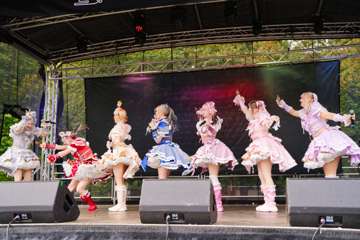 TRA06260-Prismatic_Monochrome_Tracon2026_emilmeemu_no_61