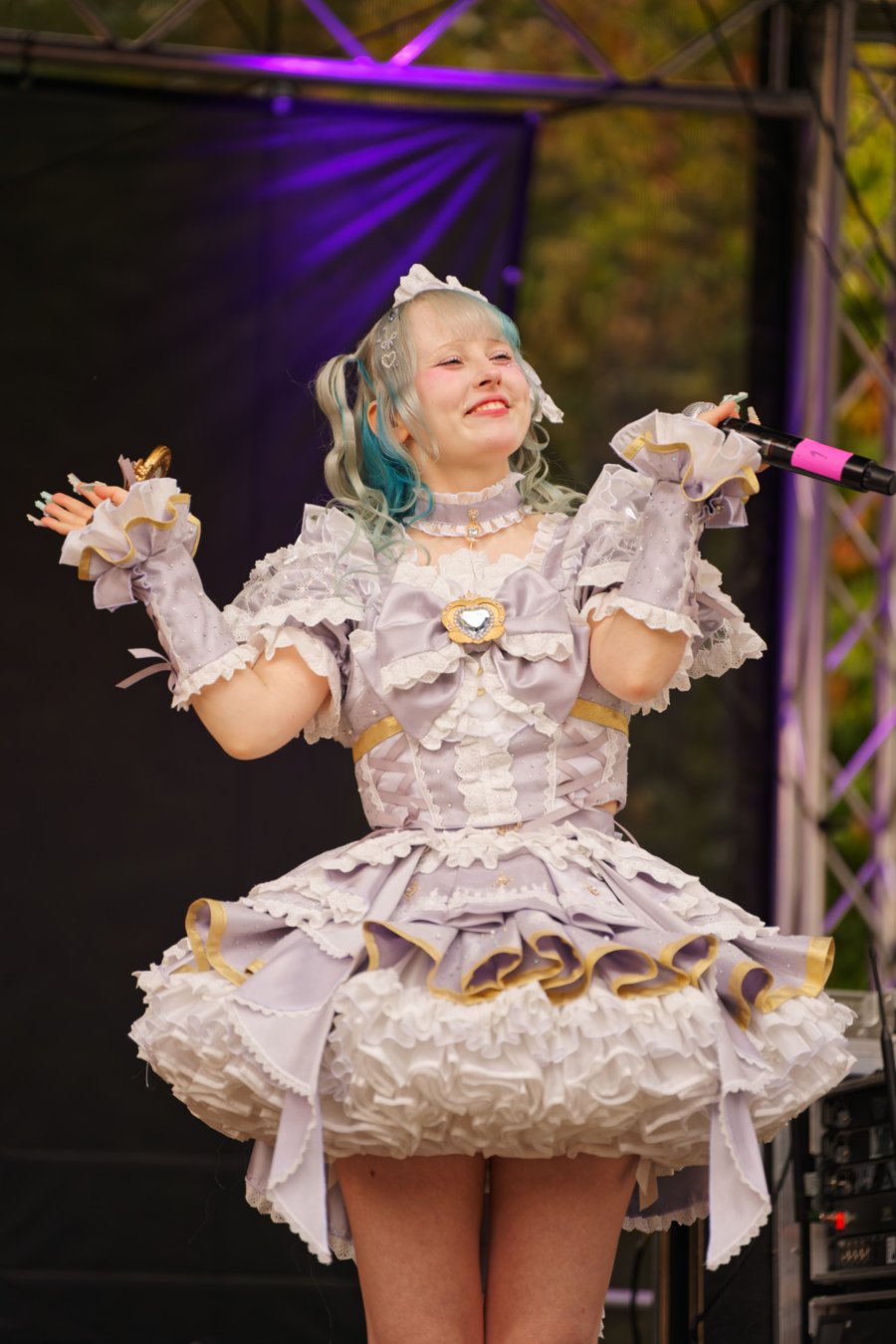 TRA06355-Prismatic_Monochrome_Tracon2026_emilmeemu_no_106