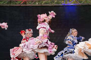 TRA06373-Prismatic_Monochrome_Tracon2026_emilmeemu_no_117