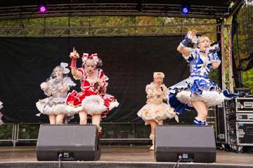 TRA06401-Prismatic_Monochrome_Tracon2026_emilmeemu_no_130