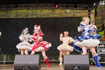 TRA06402-Prismatic_Monochrome_Tracon2026_emilmeemu_no_131