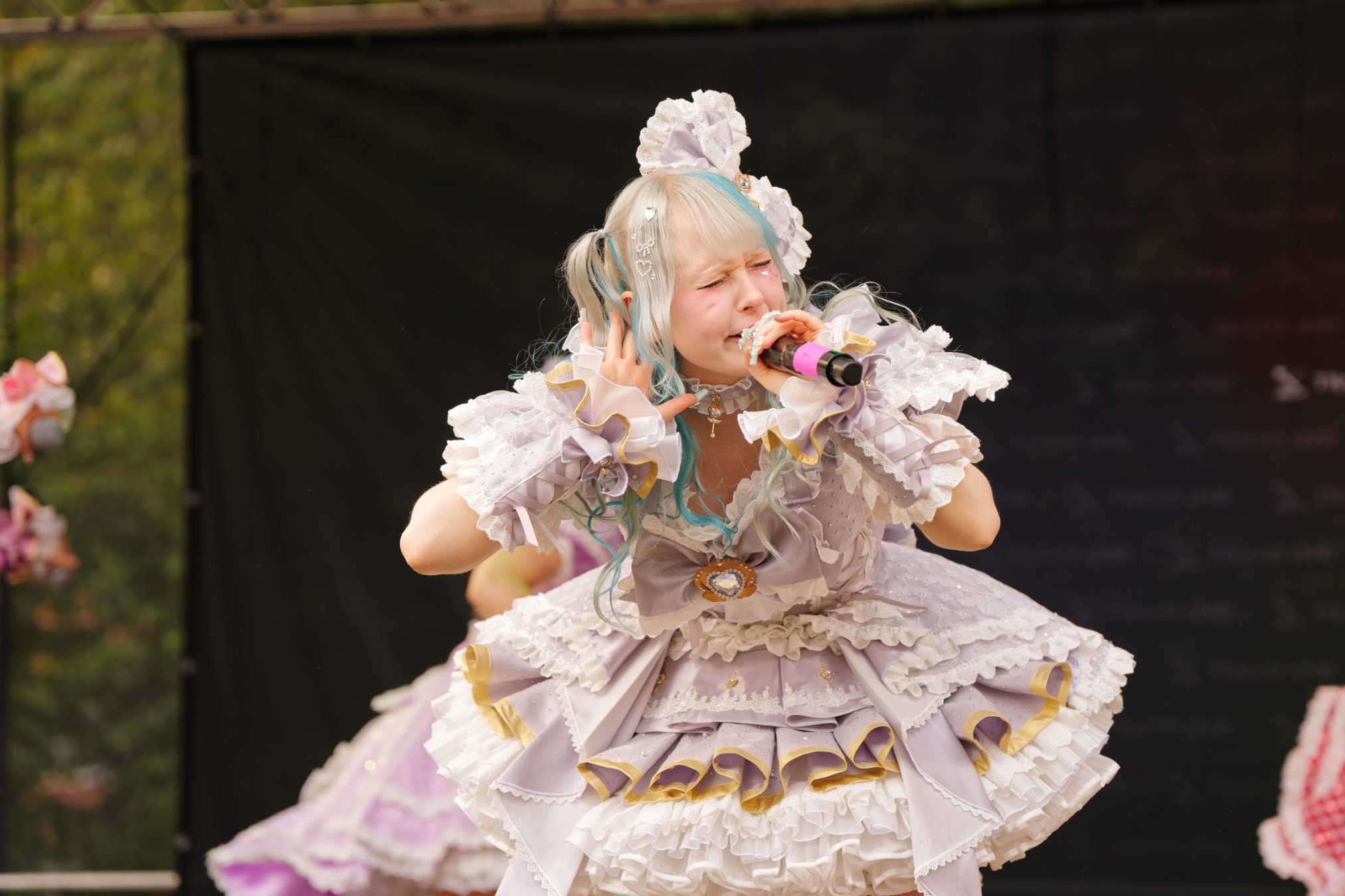 TRA06407-Prismatic_Monochrome_Tracon2026_emilmeemu_no_135