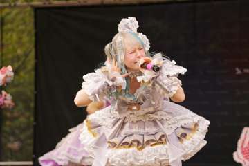 TRA06407-Prismatic_Monochrome_Tracon2026_emilmeemu_no_135