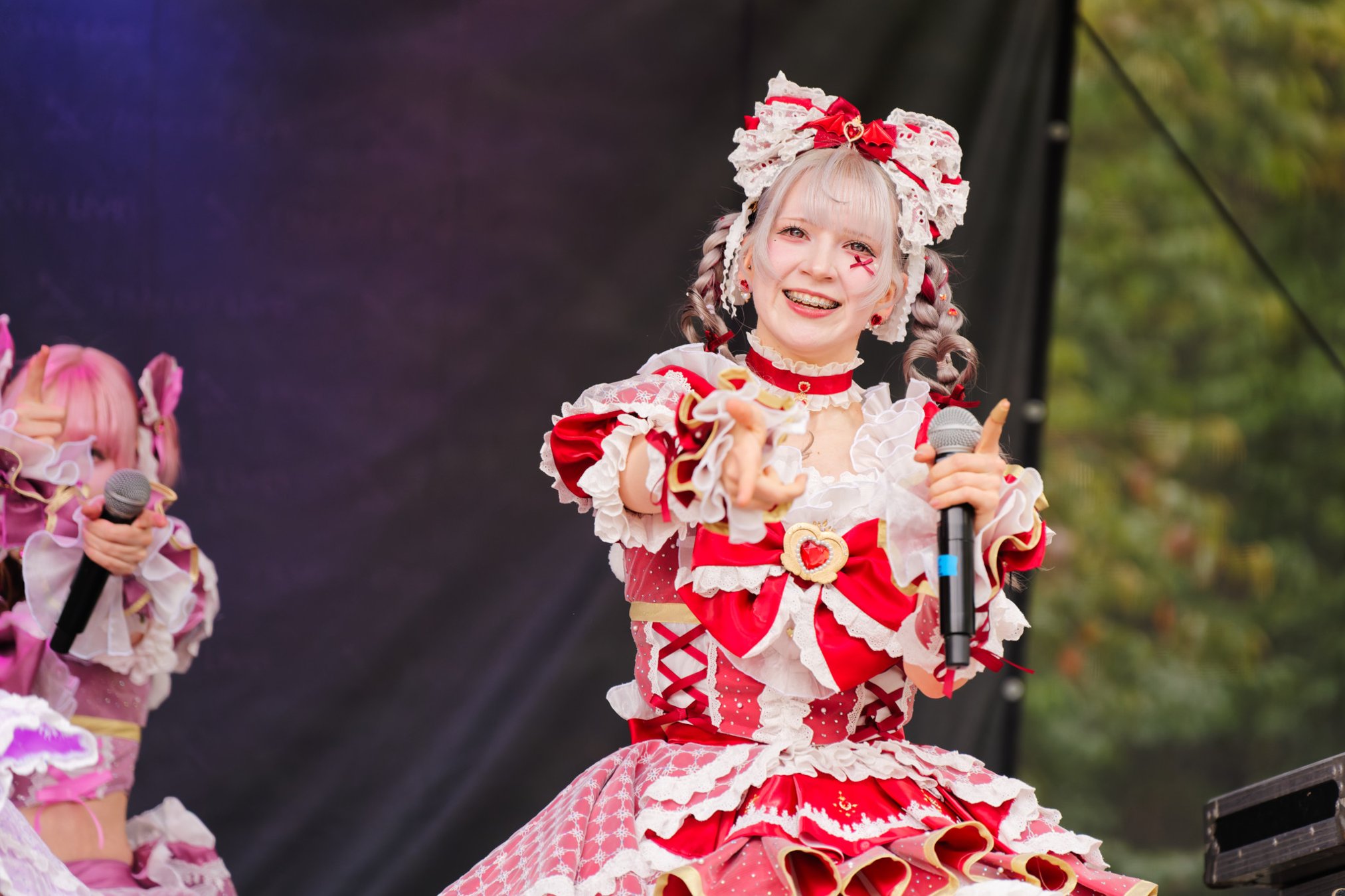 TRA06433-Prismatic_Monochrome_Tracon2026_emilmeemu_no_144