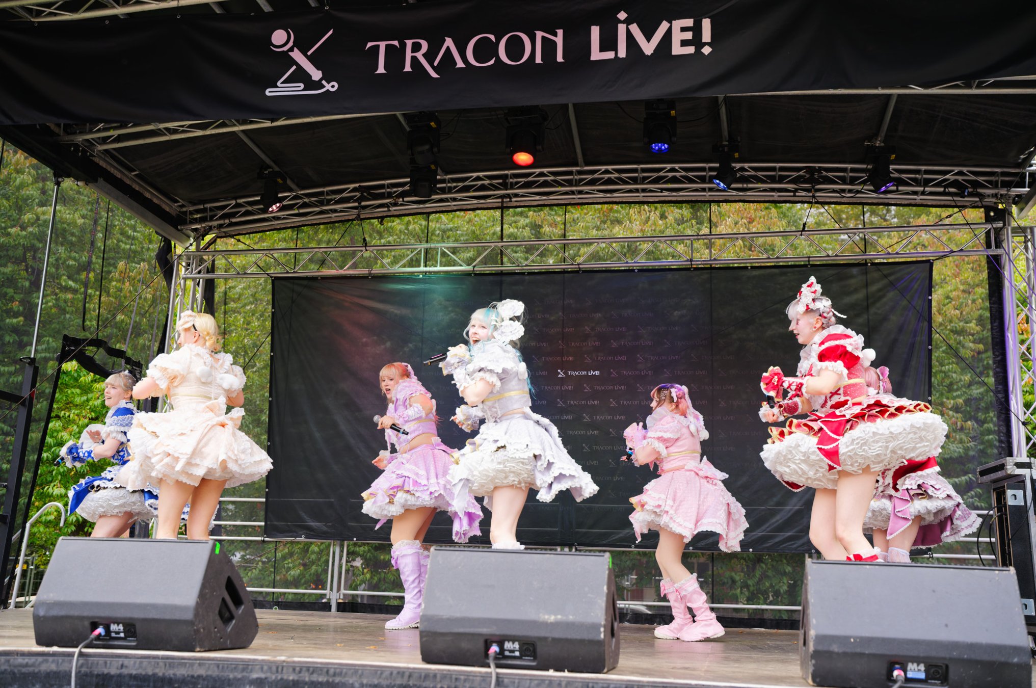 TRA06444-Prismatic_Monochrome_Tracon2026_emilmeemu_no_151