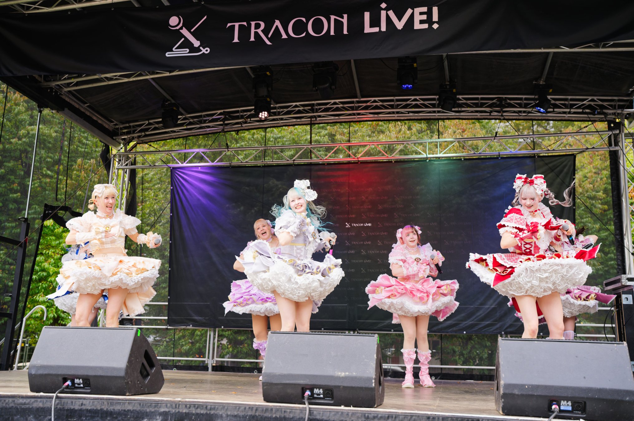 TRA06445-Prismatic_Monochrome_Tracon2026_emilmeemu_no_152