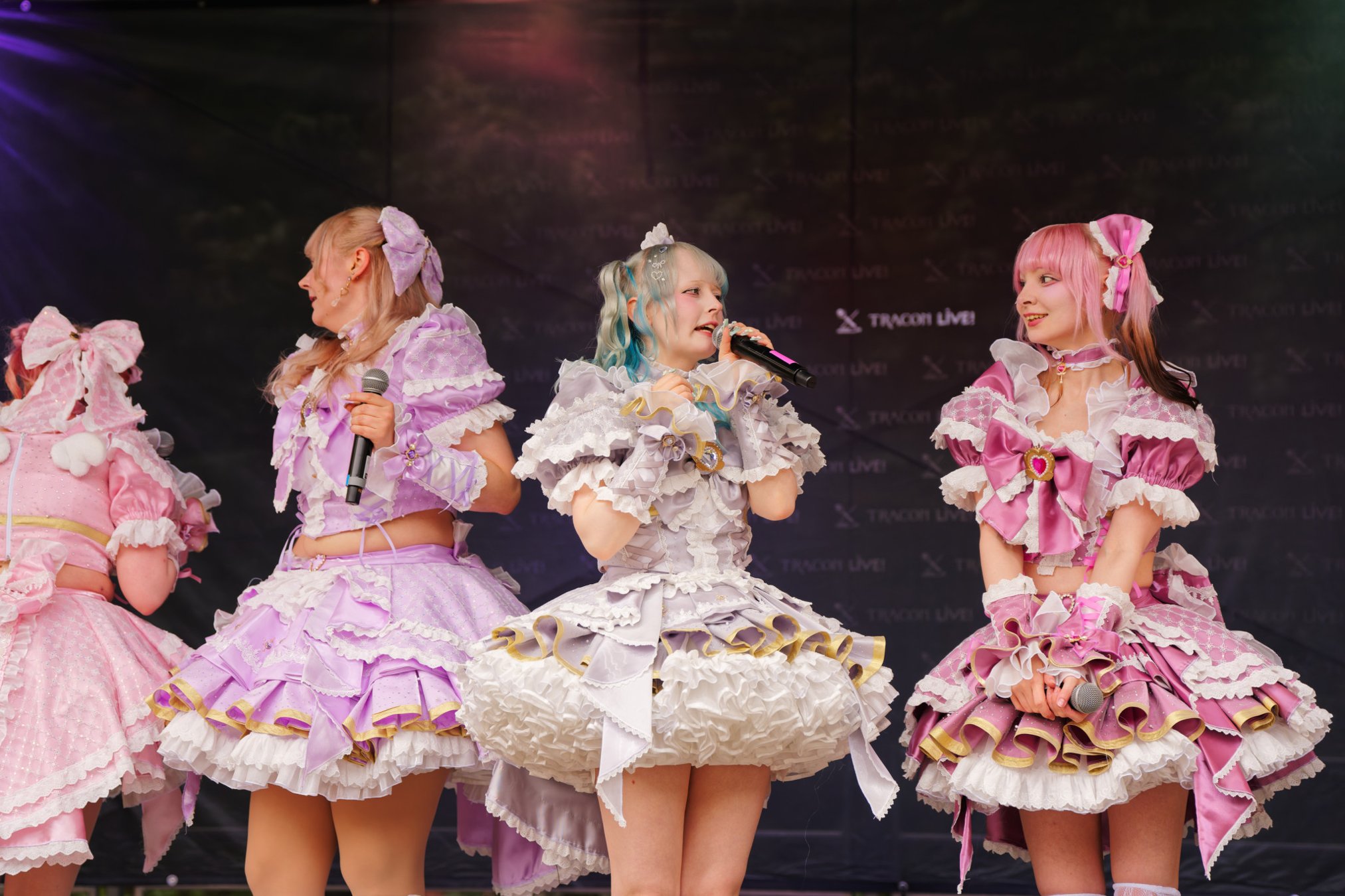 TRA06455-Prismatic_Monochrome_Tracon2026_emilmeemu_no_158