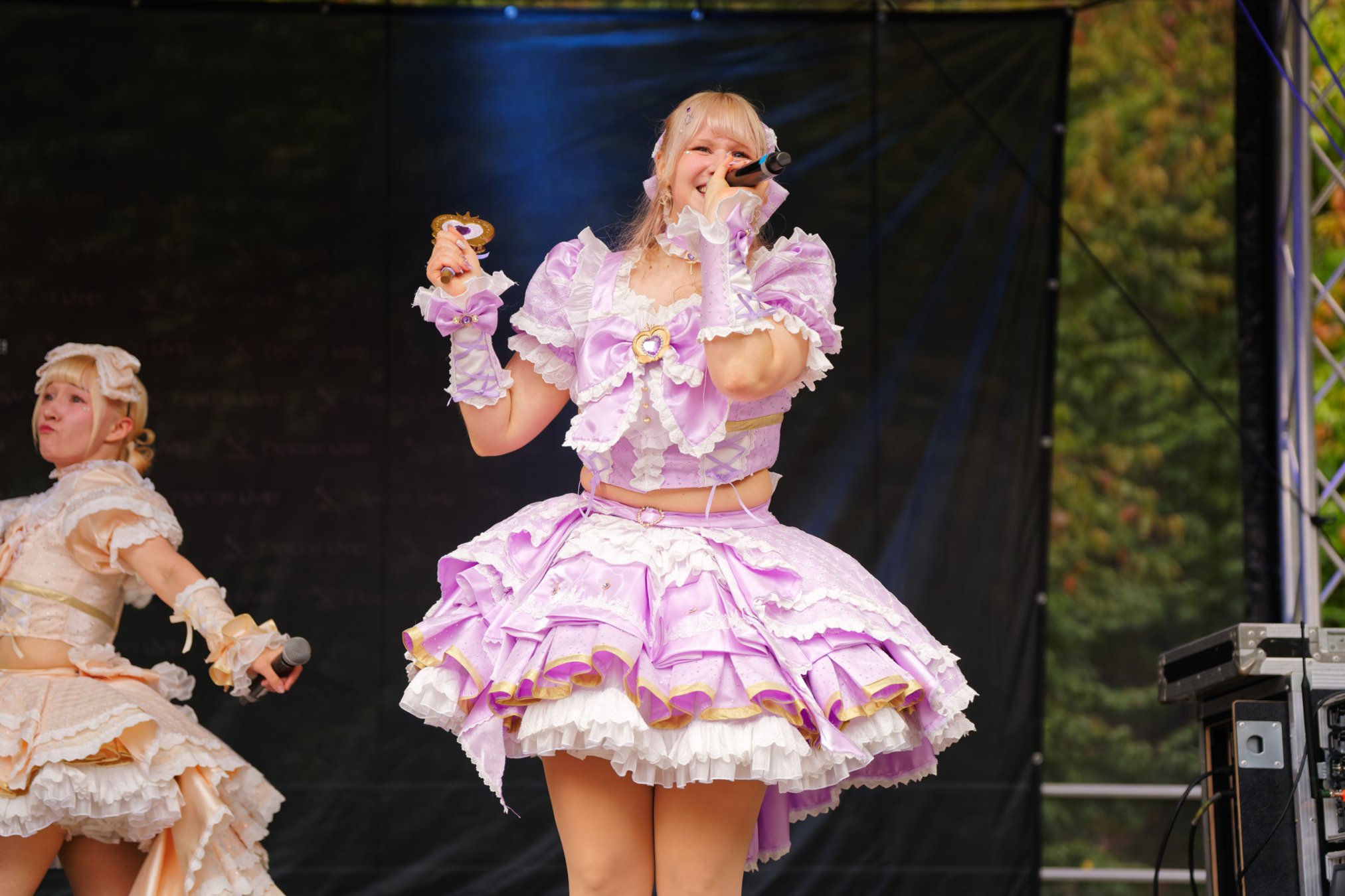 TRA06505-Prismatic_Monochrome_Tracon2026_emilmeemu_no_182