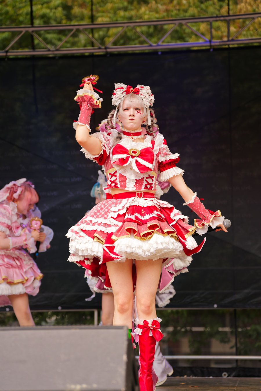 TRA06511-Prismatic_Monochrome_Tracon2026_emilmeemu_no_185