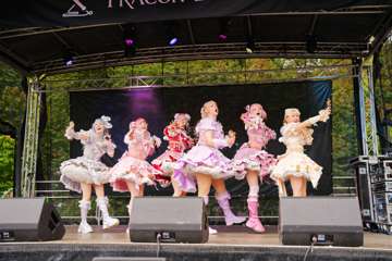 TRA06530-Prismatic_Monochrome_Tracon2026_emilmeemu_no_195