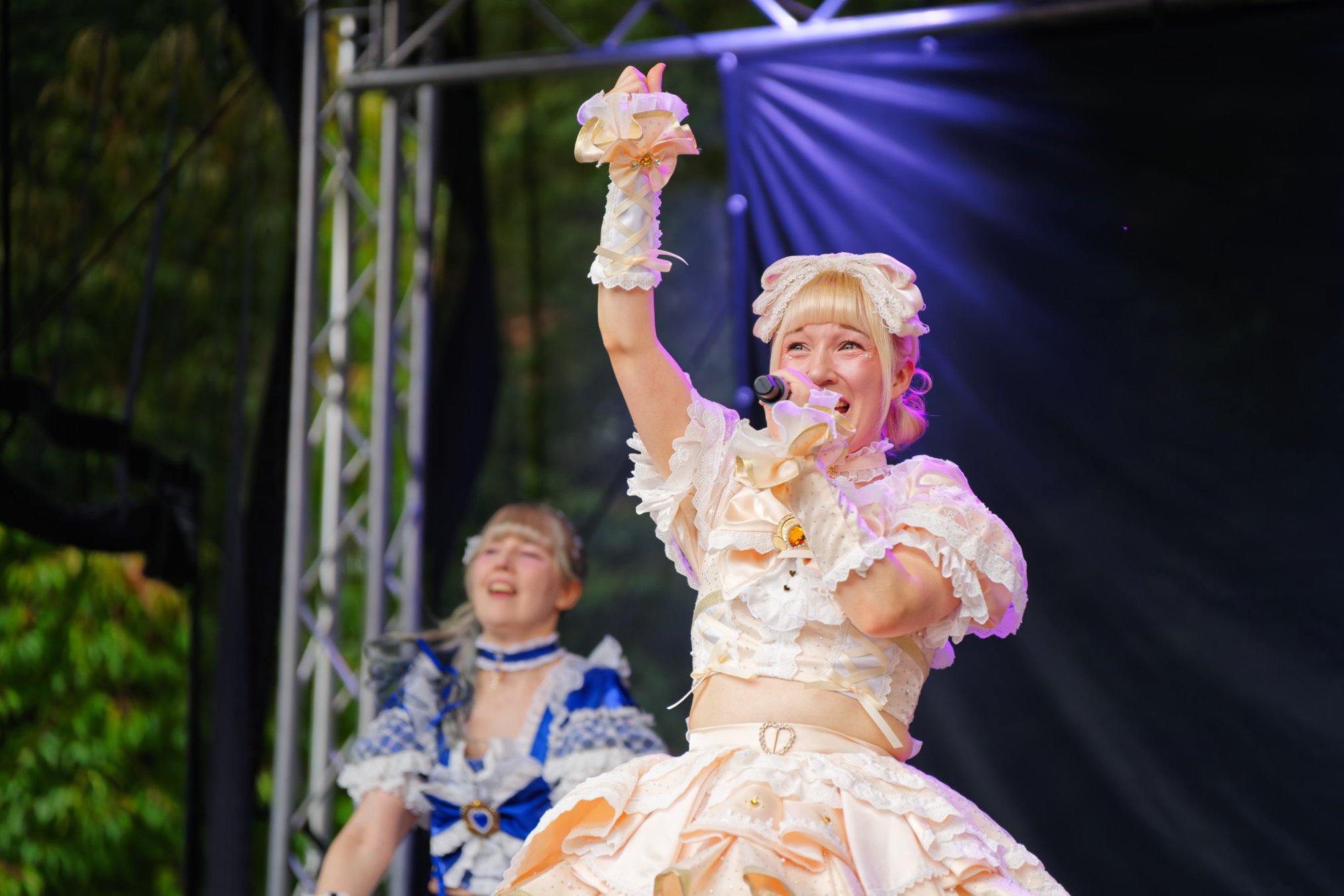 TRA06557-Prismatic_Monochrome_Tracon2026_emilmeemu_no_210