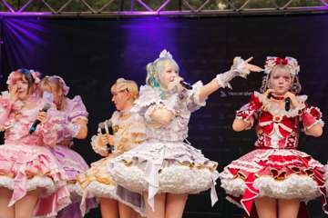TRA06707-Prismatic_Monochrome_Tracon2026_emilmeemu_no_265