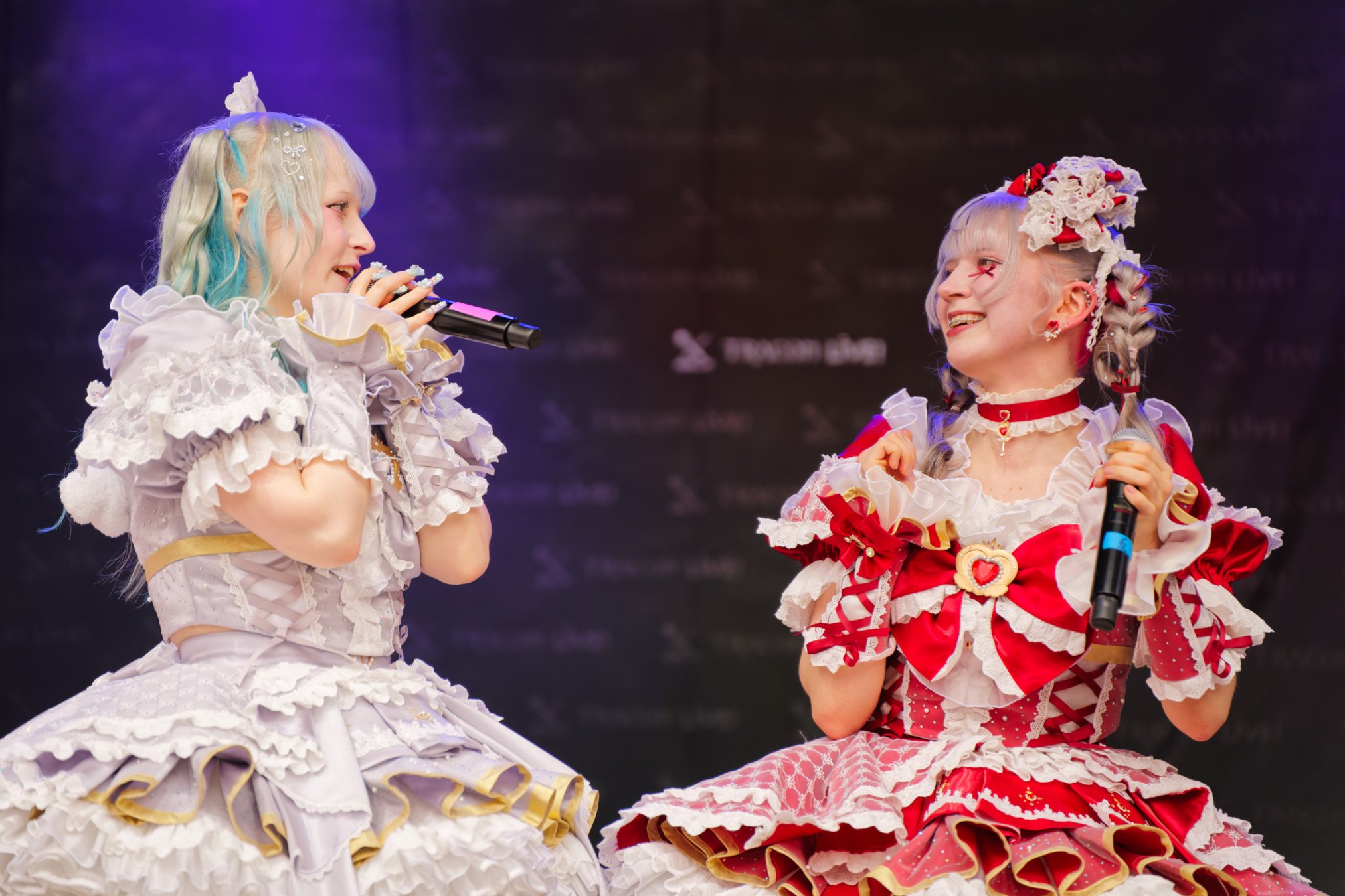 TRA06725-Prismatic_Monochrome_Tracon2026_emilmeemu_no_276
