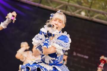 TRA06750-Prismatic_Monochrome_Tracon2026_emilmeemu_no_289