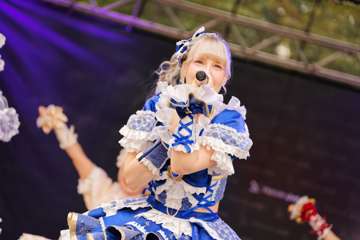 TRA06751-Prismatic_Monochrome_Tracon2026_emilmeemu_no_290