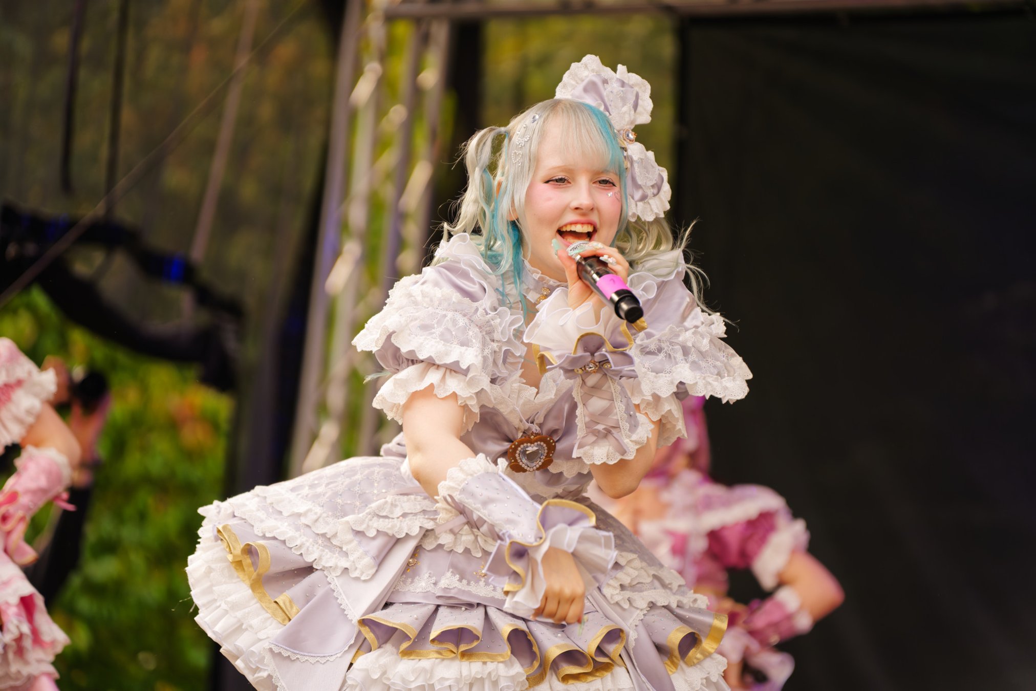 TRA06754-Prismatic_Monochrome_Tracon2026_emilmeemu_no_291